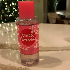 Victoria Secret Merry Pinkmas Body Mist, 8.4 oz